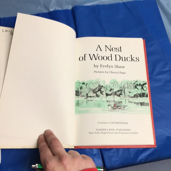 “A Nest of Wood Ducks” by Evelyn Shaw hardback - Picture 6 of 16